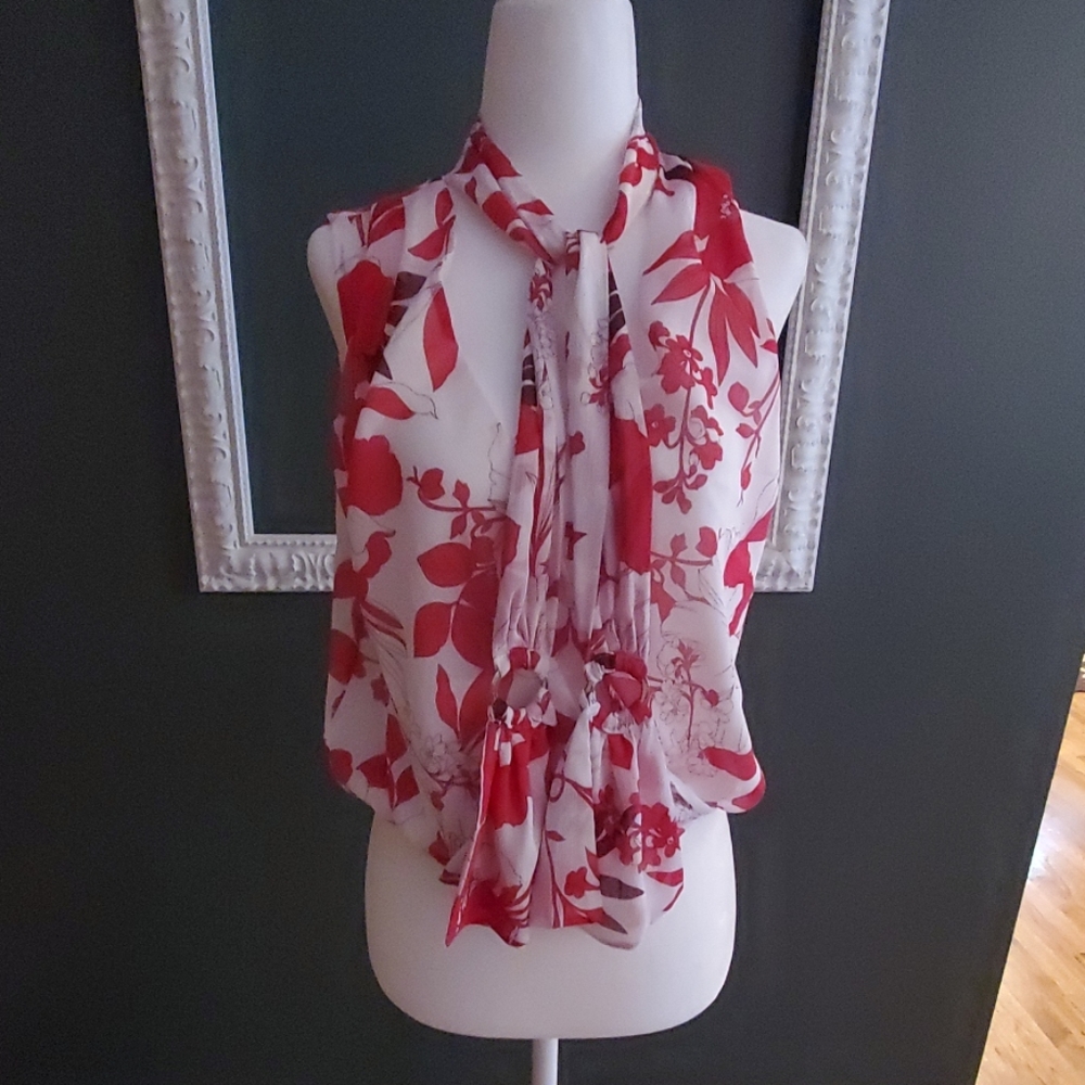 Adorable Guess Blouse